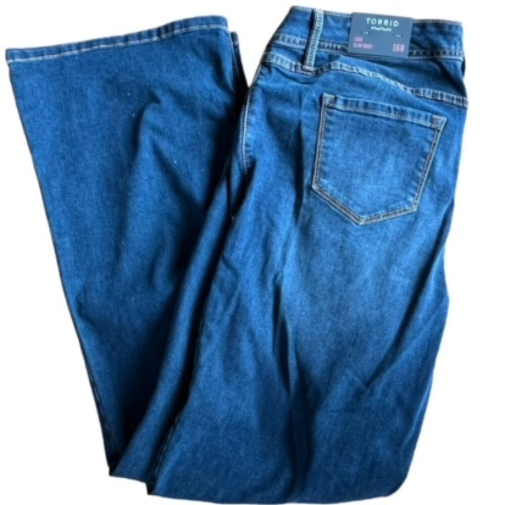 TORRID BOOT CUT NWT